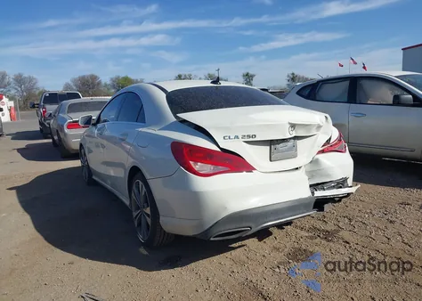 2018 Mercedes-Benz Cla 250 z USA, uszkodzony, nr VIN WDDSJ4EB1JN535257